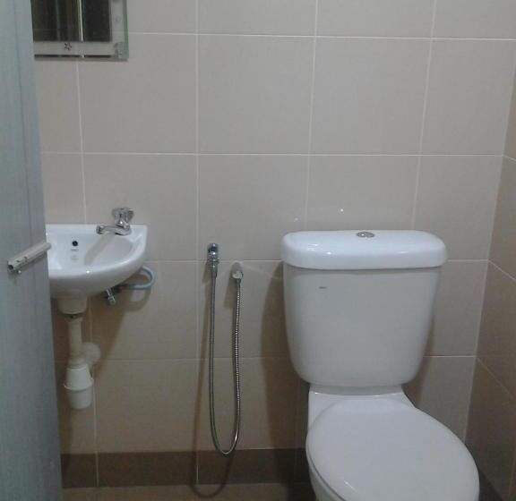 اتاق استاندارد سه نفره, Best Seven Motel