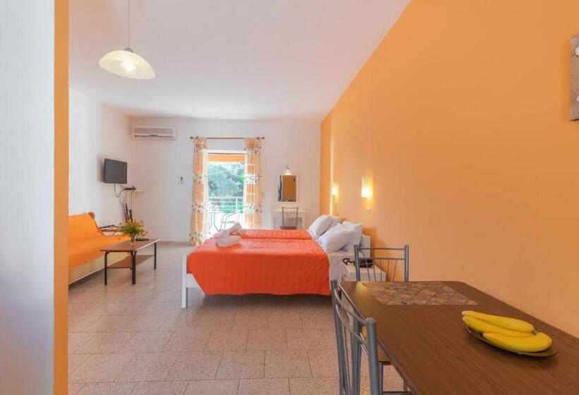 Студия Стандарт, Crystal Blue Hotel, Barbati