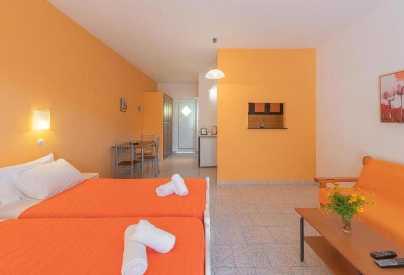 Студия Стандарт, Crystal Blue Hotel, Barbati