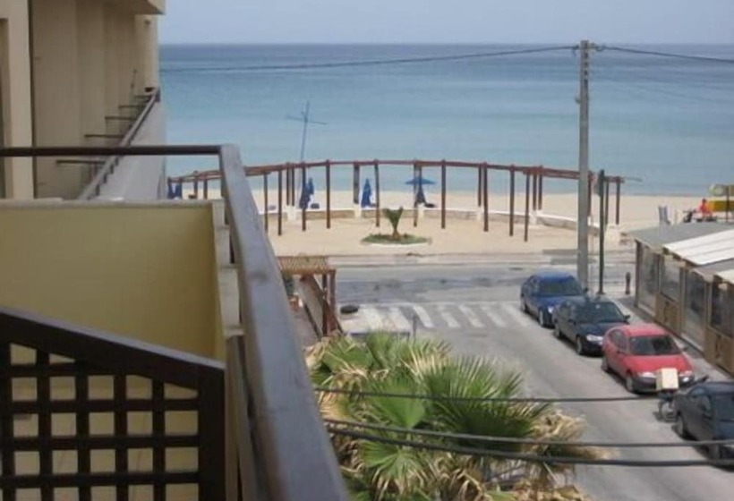 اتاق استاندارد, Evagellina