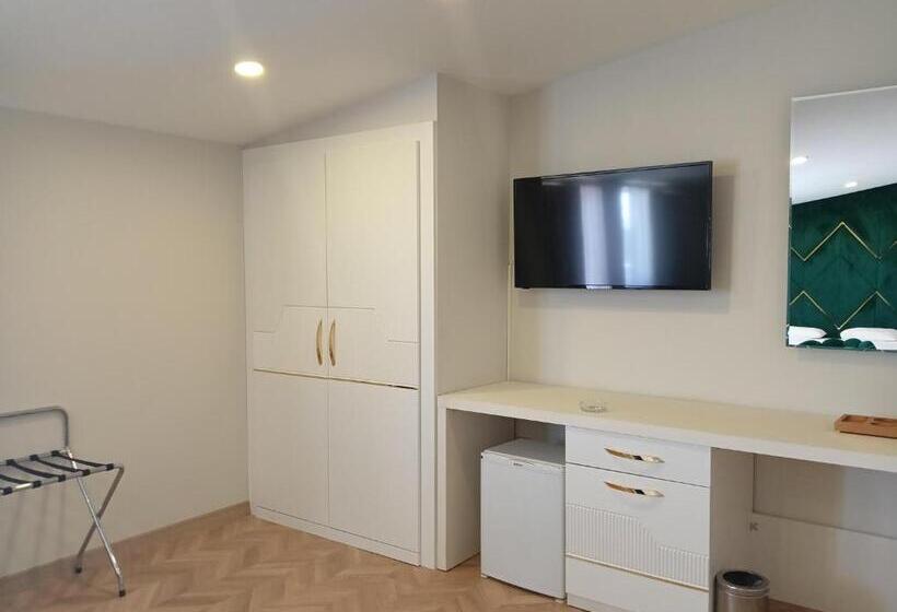 اتاق خانوادگی, Gurtas