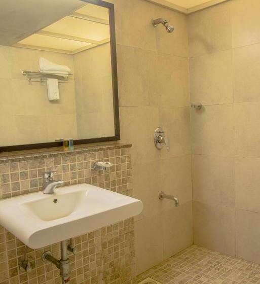 家庭间, Zaras Resort Khandala