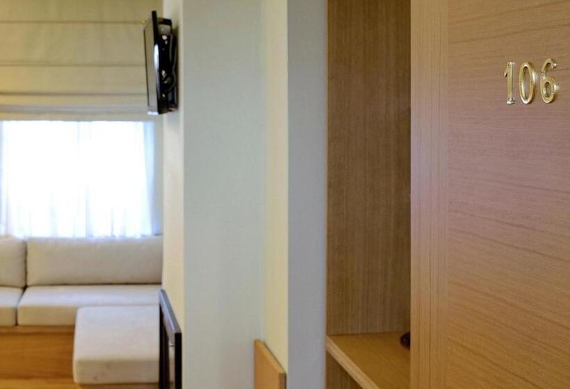 Люкс Повышенной Комфортности, Dilofo Hotel Luxury Suites
