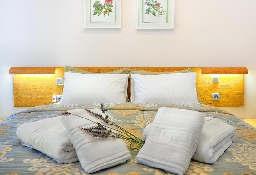 Полулюкс, Dilofo Hotel Luxury Suites