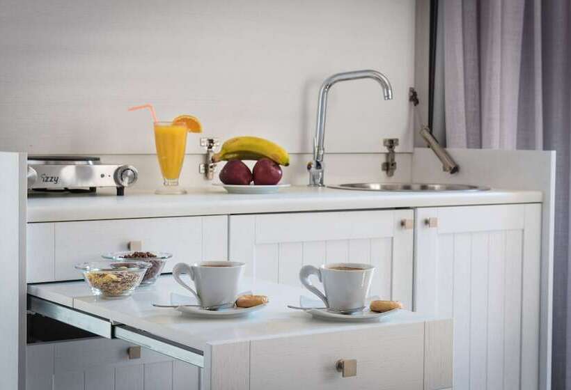 스위트 킹사이즈 침대, Omiros Boutique Hotel   Adults Only
