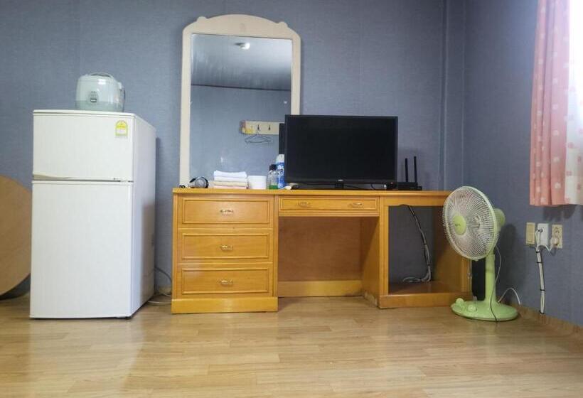 Номер Deluxe, Songwol Park