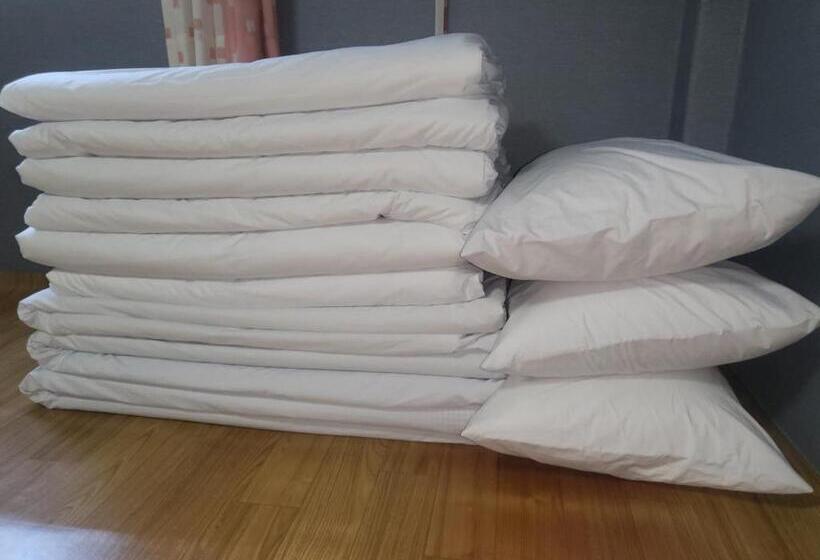 Quarto Deluxe, Songwol Park