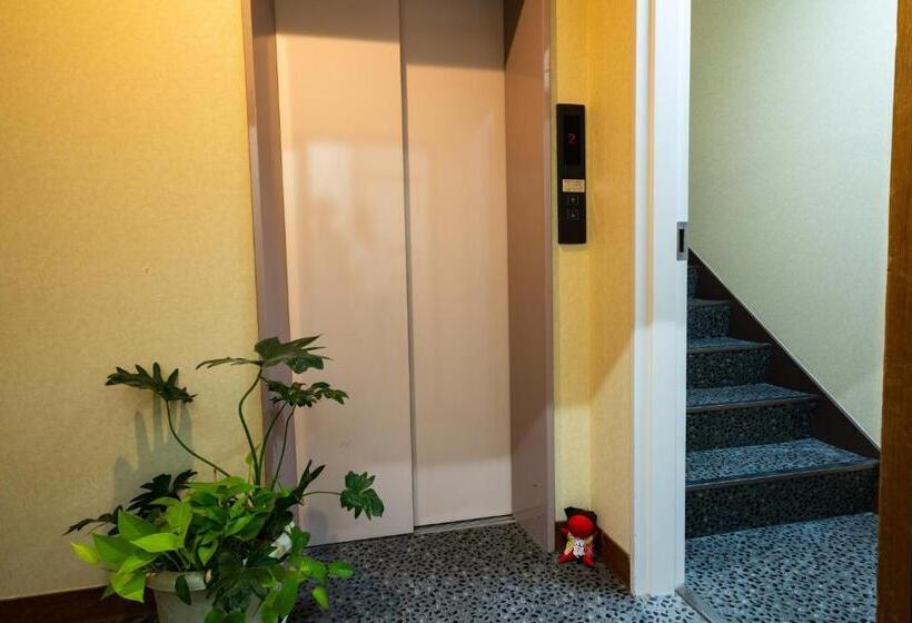 Трехместный Номер Стандарт Совместная Ванная, Guest House Ouka