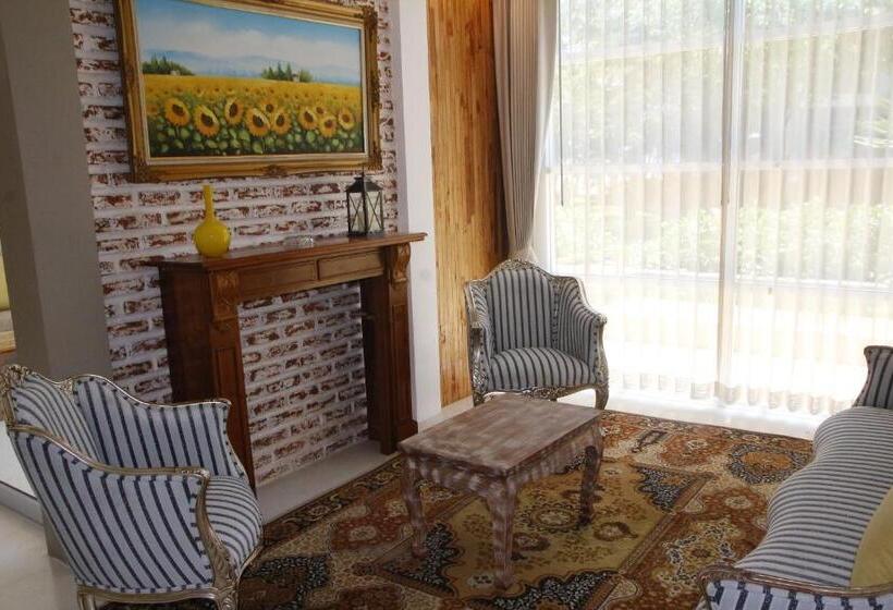 Люкс Повышенной Комфортности, Summer Luxury Beach Resort & Spa