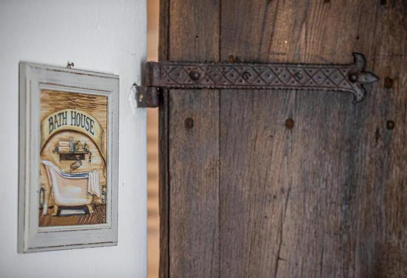 Трехместный Номер Стандарт Вид на Сад, La Locanda Di Adele  Il Giardinetto B&b
