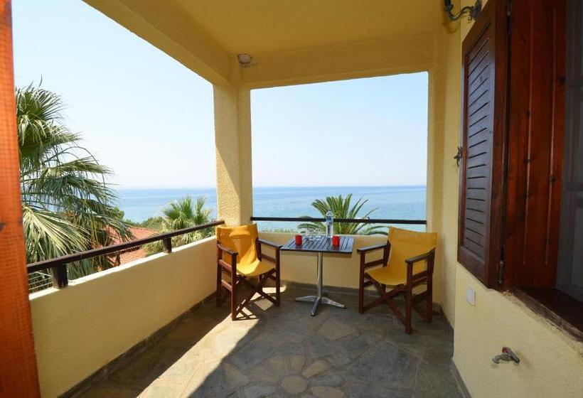 غرفة قياسية مطلّة علي البحر, Villa Kalliopi