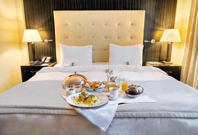 اتاق پریمیوم با بالکن, Crowne Plaza   Borjomi, An Ihg