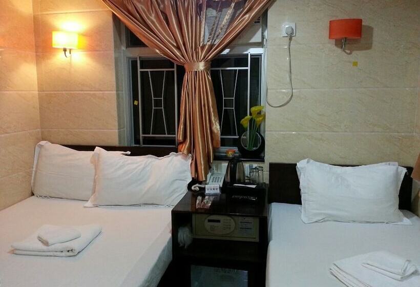 اتاق استاندارد سه نفره, Joyous Guest House
