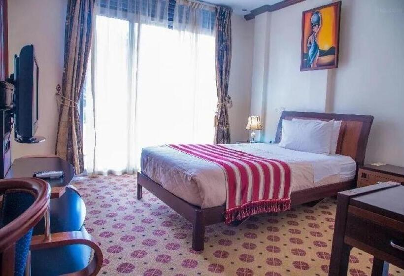 اتاق استاندارد یک نفره, Karisimbi