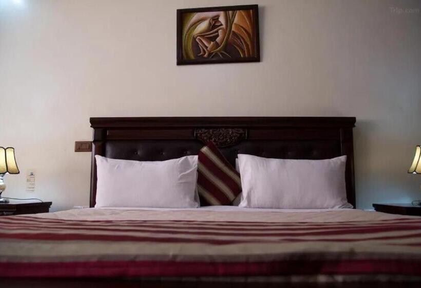 اتاق استاندارد با تخت بزرگ, Karisimbi