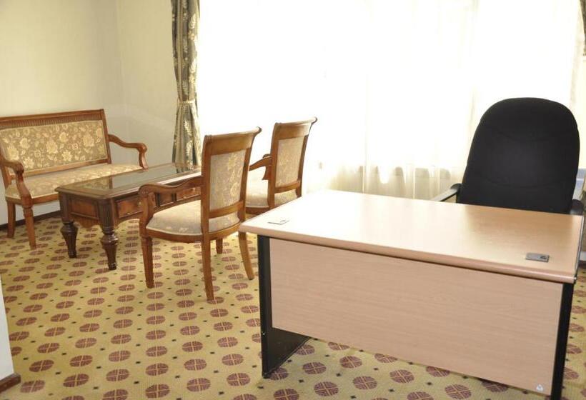 اتاق استاندارد با تخت بزرگ, Karisimbi