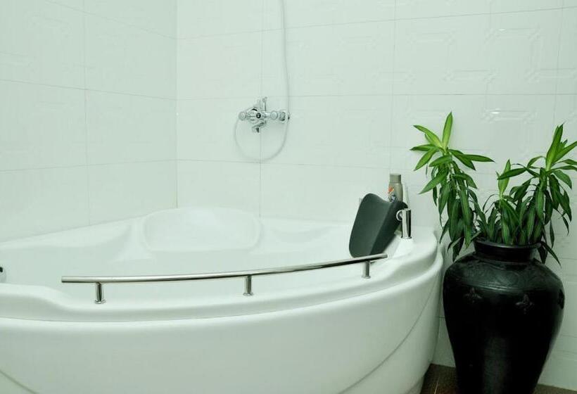 Номер Стандарт Вид на Бассейн, Vimean Sovannaphoum Resort