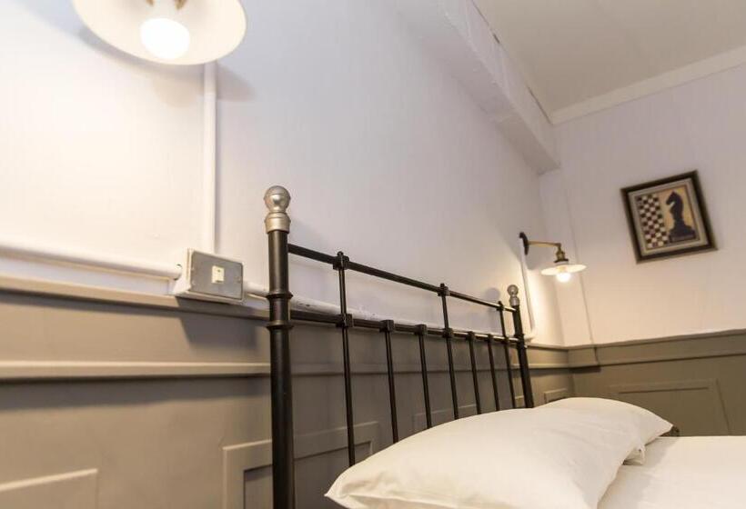 اتاق سوپریور, Mr. Lobster’s Secret Den Design Hostel