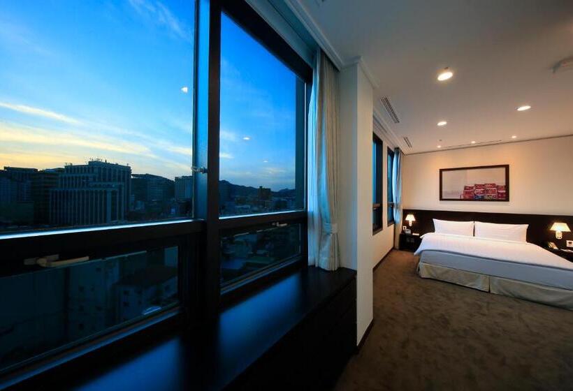 침실 4개 아파트, Orakai Insadong Suites