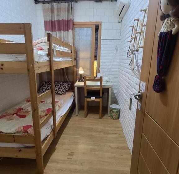 Quarto Basic, Apple Tree Guesthouse