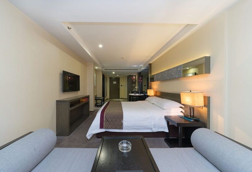 Quarto Estandar, La Quay