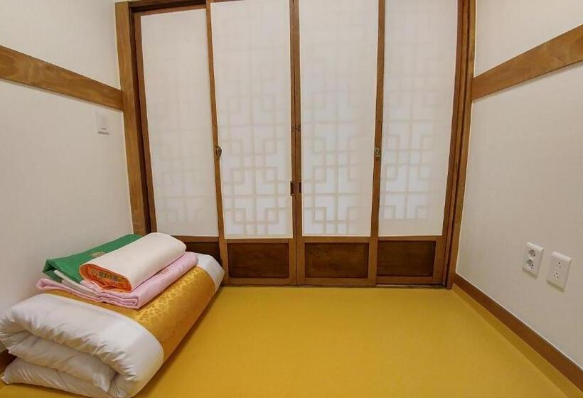 اتاق استاندارد یک نفره, Sophia Hanok Guesthouse