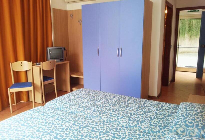 Номер Стандарт, Surf Hotel Pier   Montagnoli Group