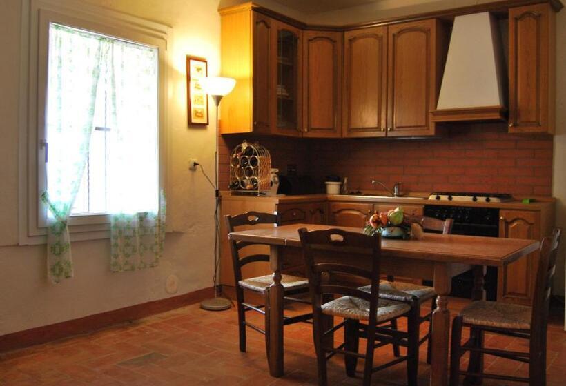 침실 4개 아파트, Agriturismi Farina