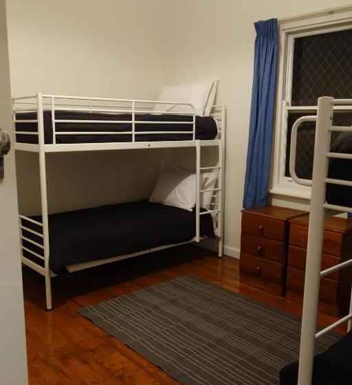 침실 3개 주택, Morella Farmstay