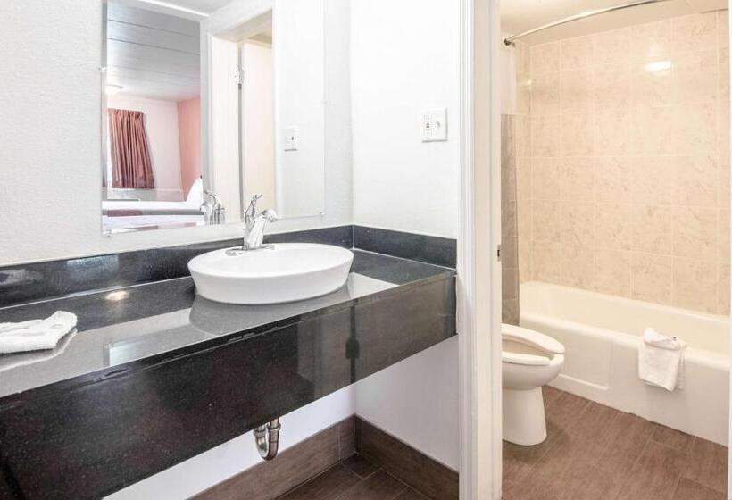 Quarto Deluxe Cama King, Motel 6 Glassboro, Nj   Rowan University