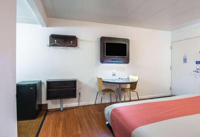 Номер Стандарт Адаптированный для Инвалидов, Motel 6 Glassboro, Nj   Rowan University