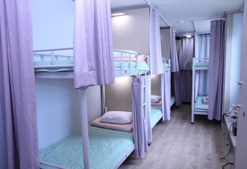 Кровать в Общей Комнате, Hostel Dahyun