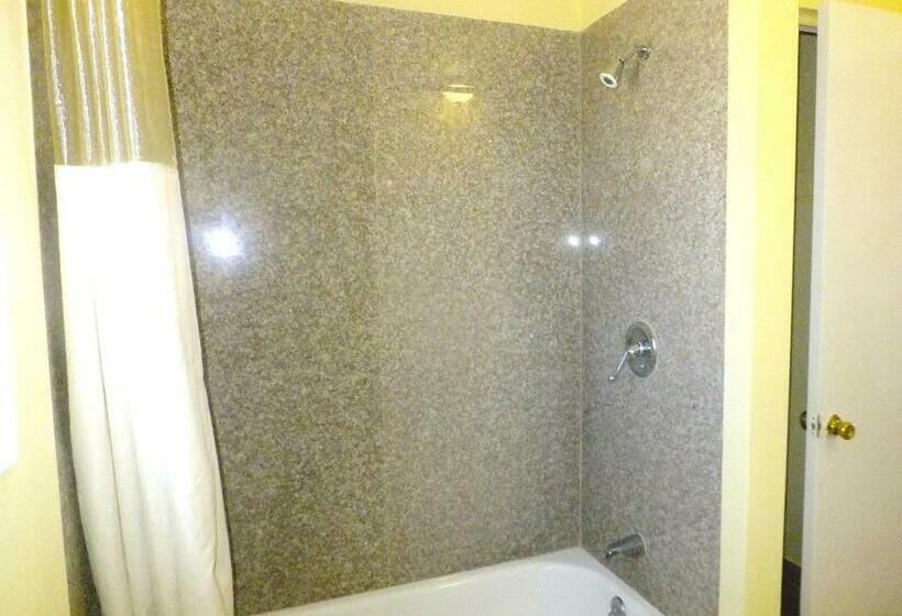Номер Стандарт 2 Двуспальные Кровати, Long Beach Motel