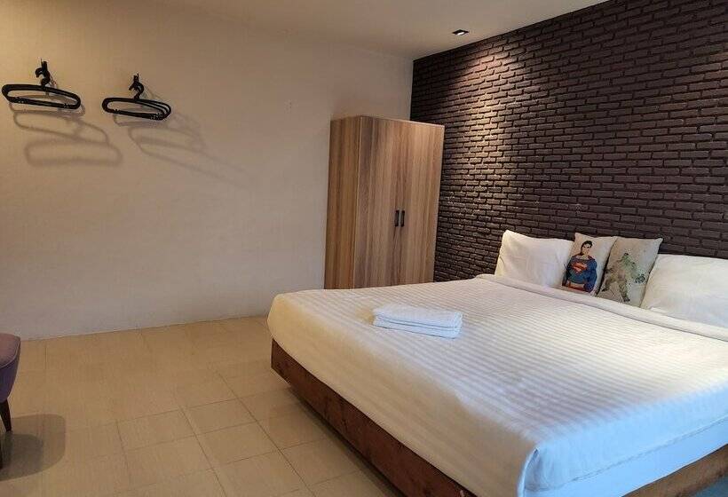 수피리어 룸, Dfeel House