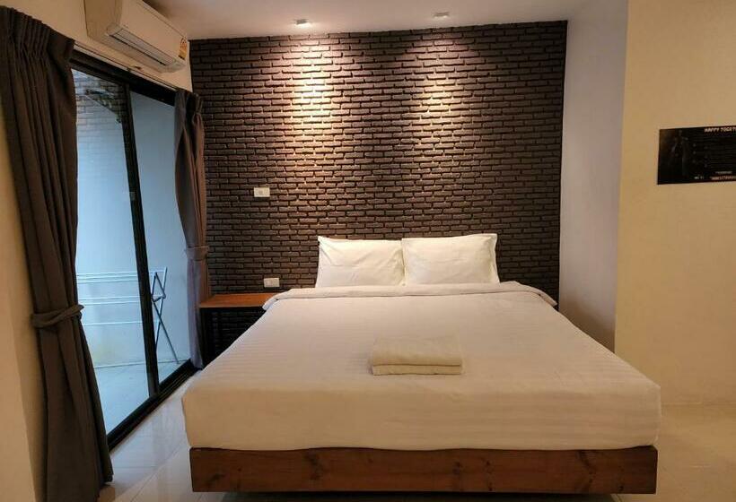 디럭스 룸, Dfeel House