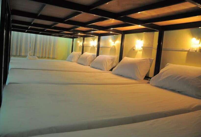 Кровать в Общей Комнате, Seventeen Hostel