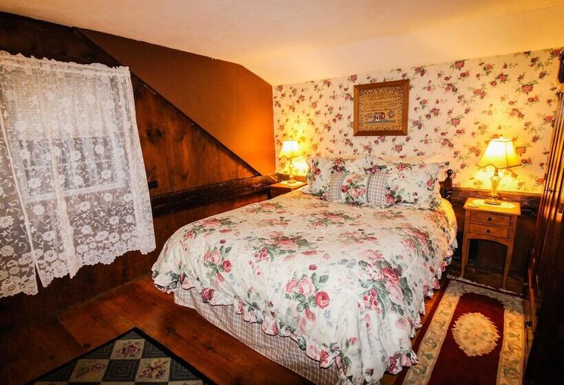 اتاق استاندارد با چشم‌انداز باغ, The Nutmeg Inn