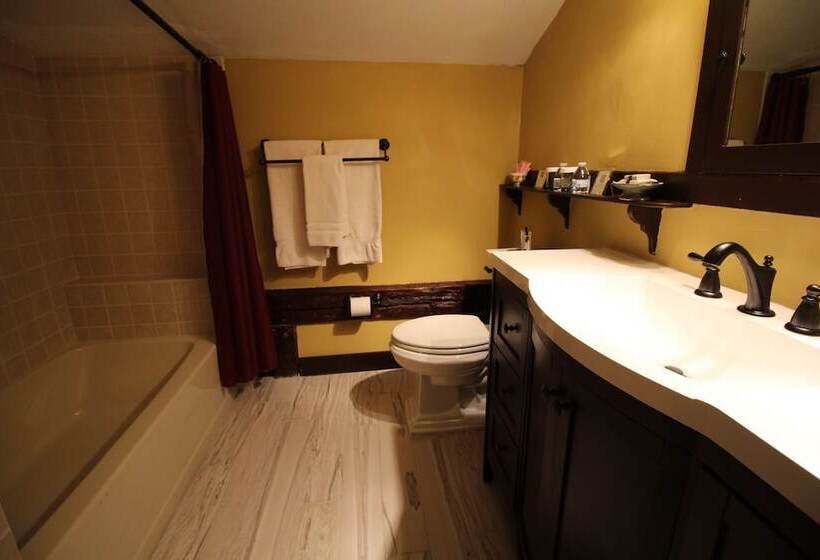 اتاق استاندارد با چشم‌انداز باغ, The Nutmeg Inn