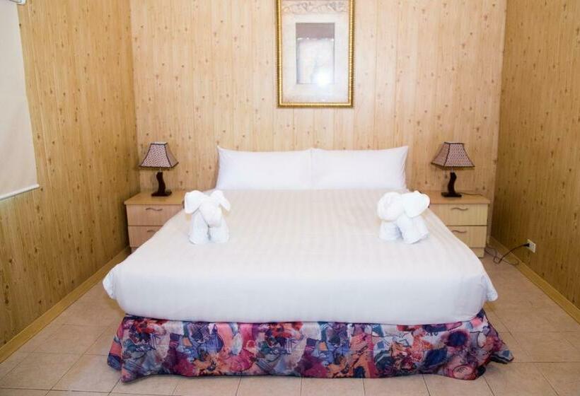 デラックスキャビン, Forest Crest Nature Hotel And Resort Powered By Aston