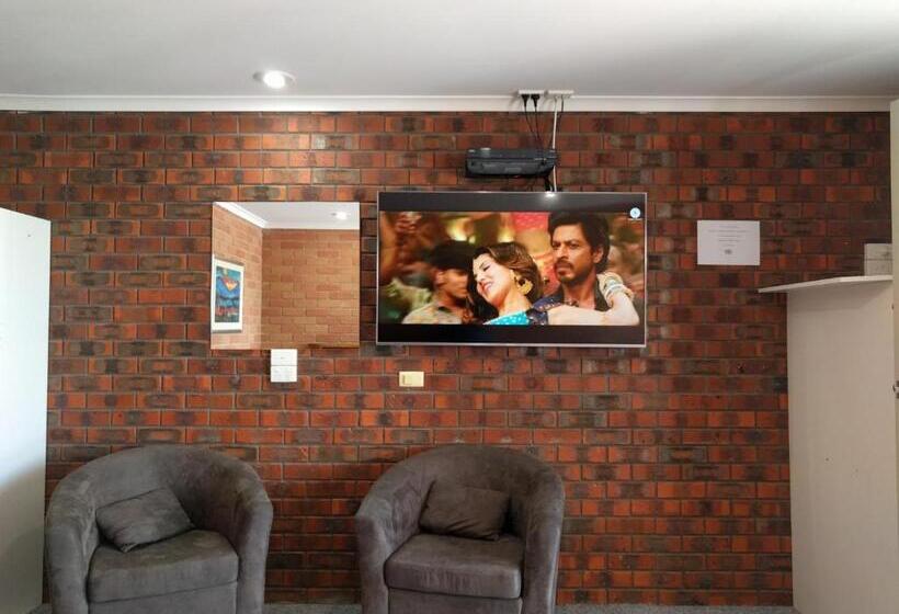 디럭스 룸, Travellers Inn Kaniva