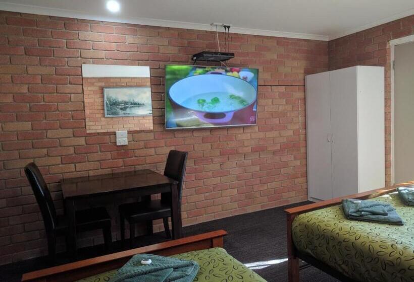 Quarto Superior, Travellers Inn Kaniva