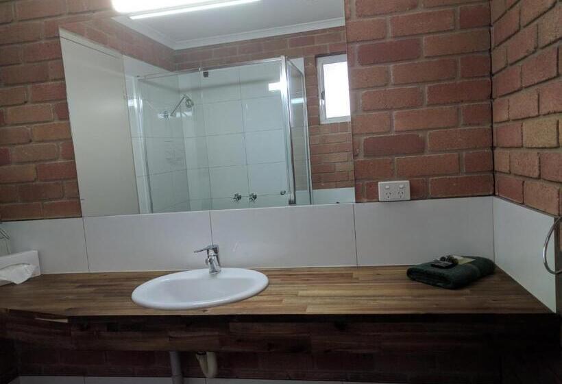 수피리어 룸, Travellers Inn Kaniva
