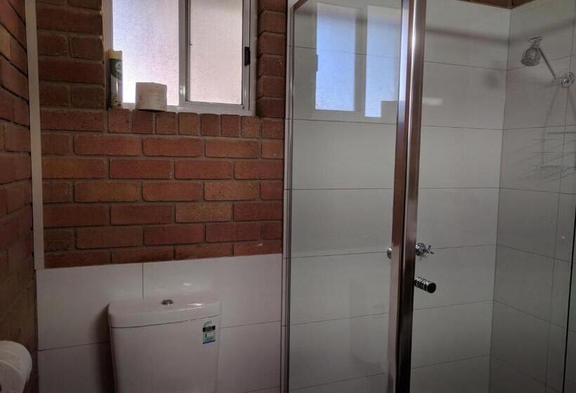 Quarto Superior, Travellers Inn Kaniva