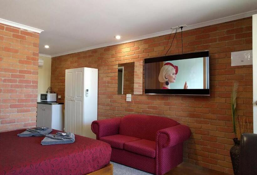 디럭스 룸, Travellers Inn Kaniva
