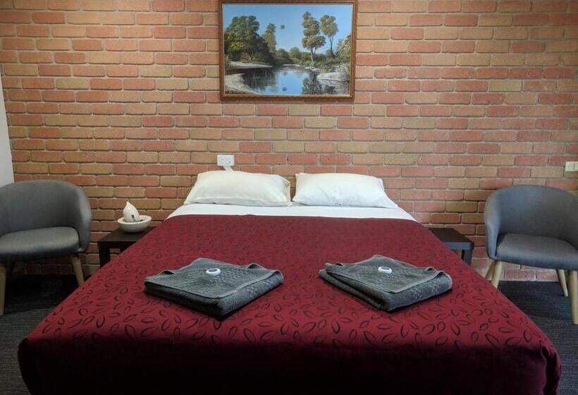 Quarto Superior, Travellers Inn Kaniva