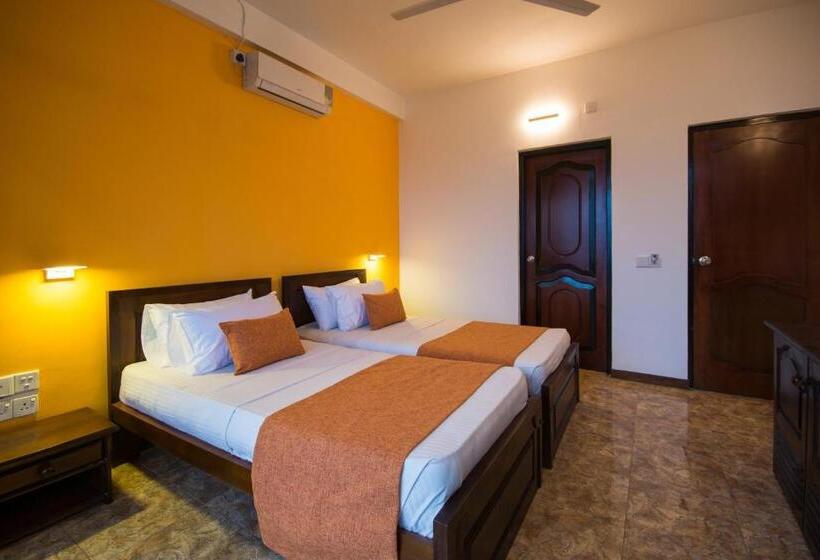 Deluxe room with river view, Ceyloni Panorama Resort