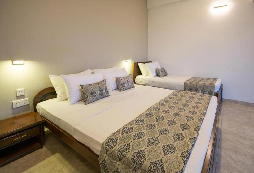 Pokój Deluxe Trzyosobowy, Ceyloni Panorama Resort