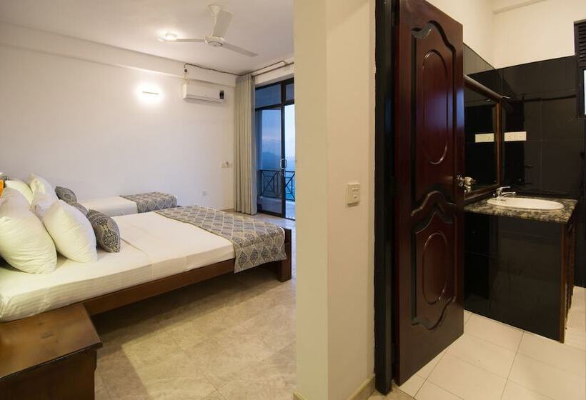 Deluxe Kolmen Hengen Huone, Ceyloni Panorama Resort