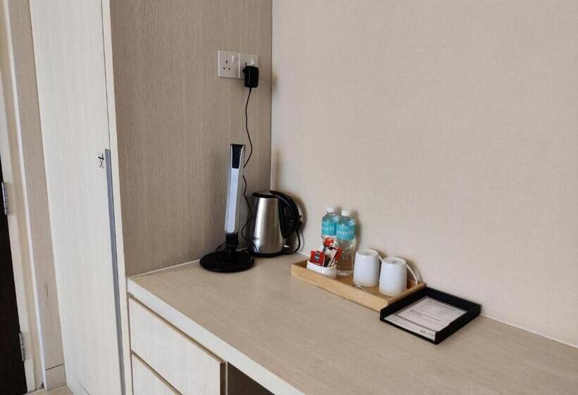 اتاق سوپریور با تخت بزرگ, Oasia Suites Kuala Lumpur