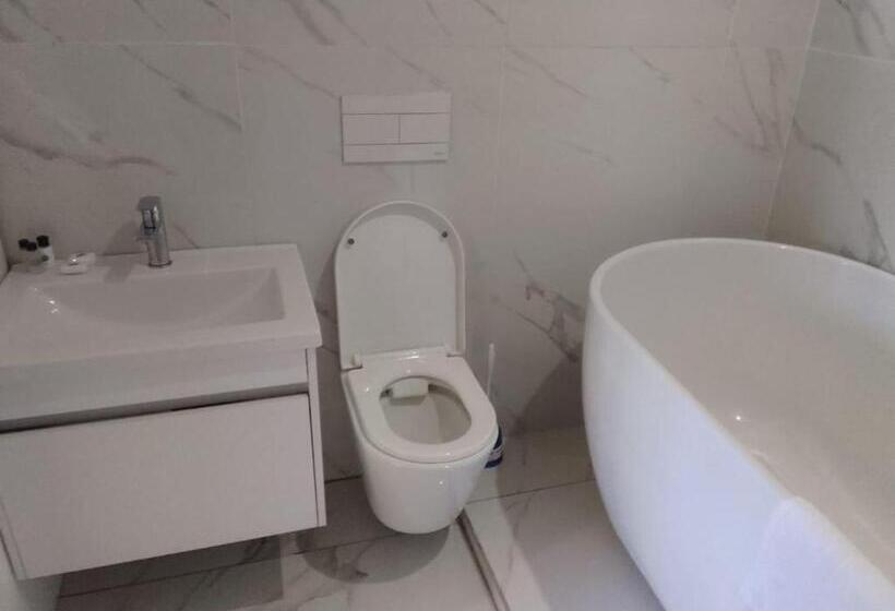 Семейный Номер, Kingston House B&b